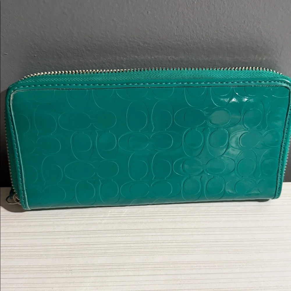 Coach teal zip around wallet, patent leather - Picture 4 of 7